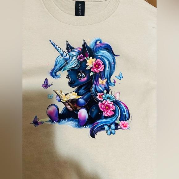 NEW Small T-Shirt - Picture 3 of 3